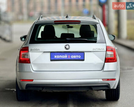 Серый Шкода Октавия, объемом двигателя 1.6 л и пробегом 252 тыс. км за 13300 $, фото 5 на Automoto.ua