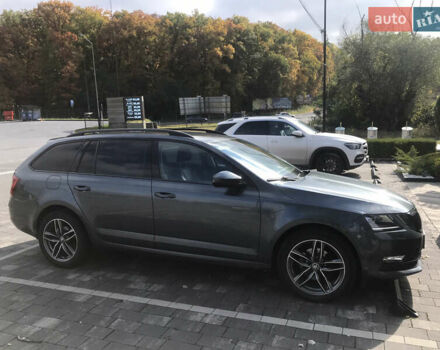 Шкода Октавия 2017 в Ужгороде на Automoto.ua Серый Шкода Октавия, объемом двигателя 1.98 л и пробегом 265 тыс. км за 15500 $, фото 13 на Automoto.ua