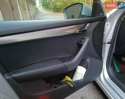 Сірий Шкода Октавія, об'ємом двигуна 1.6 л та пробігом 208 тис. км за 15900 $, фото 1 на Automoto.ua