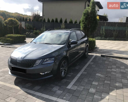 Шкода Октавия 2017 в Ужгороде на Automoto.ua Серый Шкода Октавия, объемом двигателя 1.98 л и пробегом 265 тыс. км за 15500 $, фото 3 на Automoto.ua