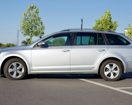 Шкода Октавия 2017 в Мукачеве на Automoto.ua Серый Шкода Октавия, объемом двигателя 1.6 л и пробегом 236 тыс. км за 12799 $, фото 4 на Automoto.ua