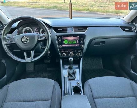 Серый Шкода Октавия, объемом двигателя 2 л и пробегом 305 тыс. км за 14700 $, фото 2 на Automoto.ua