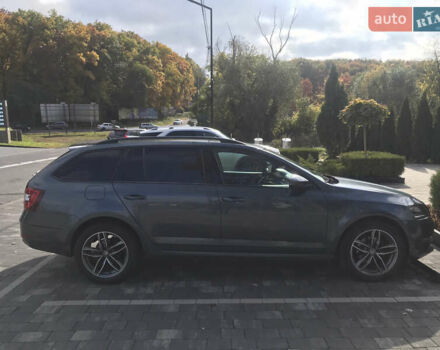 Шкода Октавия 2017 в Ужгороде на Automoto.ua Серый Шкода Октавия, объемом двигателя 1.98 л и пробегом 265 тыс. км за 15500 $, фото 12 на Automoto.ua