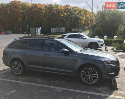 Шкода Октавия 2017 в Ужгороде на Automoto.ua Серый Шкода Октавия, объемом двигателя 1.98 л и пробегом 265 тыс. км за 15500 $, фото 4 на Automoto.ua