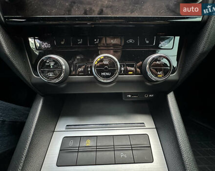 Серый Шкода Октавия, объемом двигателя 1.6 л и пробегом 344 тыс. км за 12600 $, фото 28 на Automoto.ua