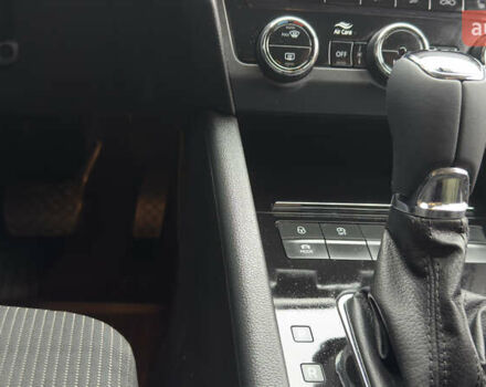 Серый Шкода Октавия, объемом двигателя 1.6 л и пробегом 194 тыс. км за 15450 $, фото 56 на Automoto.ua