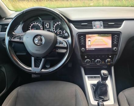 Шкода Октавия 2018 в Ивано-Франковске на Automoto.ua Серый Шкода Октавия, объемом двигателя 2 л и пробегом 267 тыс. км за 9336 $, фото 13 на Automoto.ua