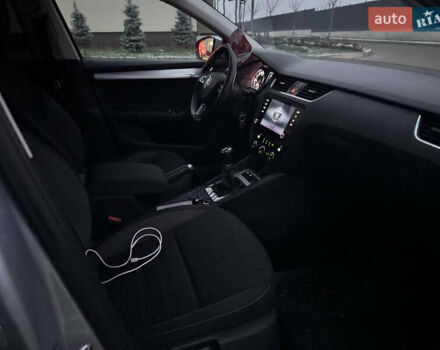 Серый Шкода Октавия, объемом двигателя 1.6 л и пробегом 203 тыс. км за 11900 $, фото 27 на Automoto.ua