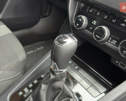 Серый Шкода Октавия, объемом двигателя 1.6 л и пробегом 194 тыс. км за 15450 $, фото 54 на Automoto.ua