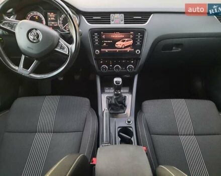 Серый Шкода Октавия, объемом двигателя 2 л и пробегом 240 тыс. км за 15499 $, фото 3 на Automoto.ua