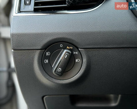 Серый Шкода Октавия, объемом двигателя 2 л и пробегом 193 тыс. км за 23999 $, фото 34 на Automoto.ua