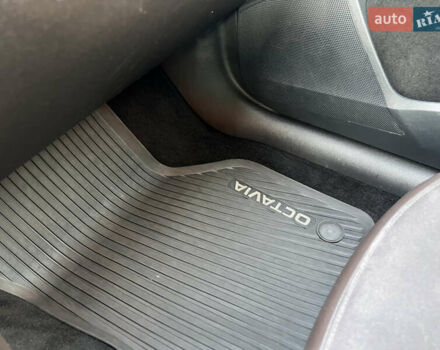 Сірий Шкода Октавія, об'ємом двигуна 2 л та пробігом 240 тис. км за 19400 $, фото 7 на Automoto.ua