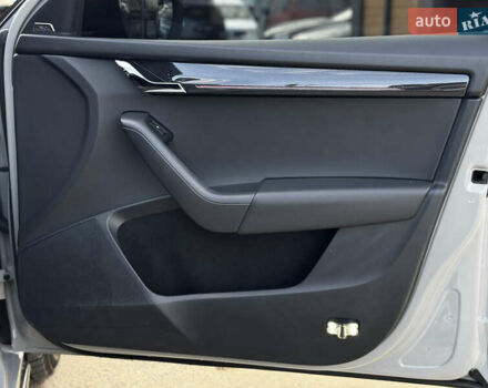 Серый Шкода Октавия, объемом двигателя 2 л и пробегом 193 тыс. км за 23999 $, фото 63 на Automoto.ua