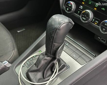 Сірий Шкода Октавія, об'ємом двигуна 2 л та пробігом 211 тис. км за 16440 $, фото 20 на Automoto.ua