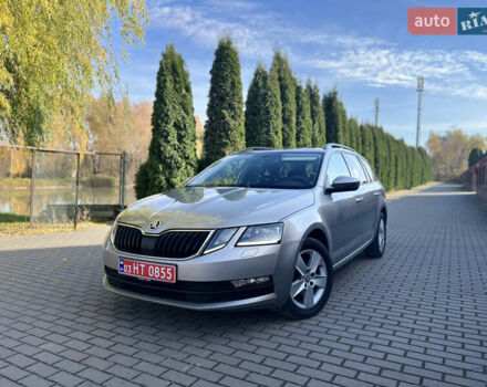 Сірий Шкода Октавія, об'ємом двигуна 1.6 л та пробігом 245 тис. км за 13999 $, фото 11 на Automoto.ua