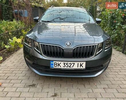 Шкода Октавия 2018 в Ужгороде на Automoto.ua Серый Шкода Октавия, объемом двигателя 1.97 л и пробегом 237 тыс. км за 15700 $, фото 2 на Automoto.ua