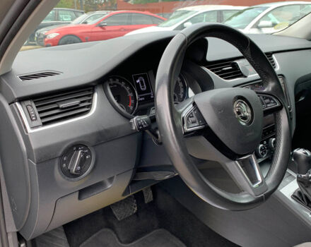 Сірий Шкода Октавія, об'ємом двигуна 1.6 л та пробігом 210 тис. км за 16499 $, фото 12 на Automoto.ua