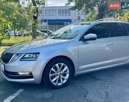 Серый Шкода Октавия, объемом двигателя 1.6 л и пробегом 210 тыс. км за 15990 $, фото 4 на Automoto.ua