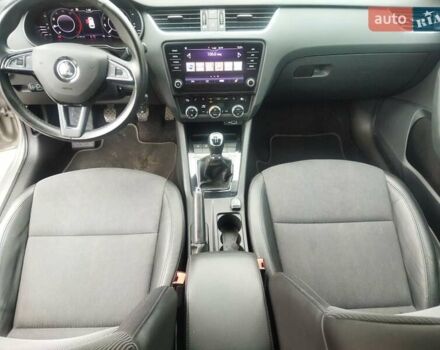 Серый Шкода Октавия, объемом двигателя 1.6 л и пробегом 212 тыс. км за 13500 $, фото 18 на Automoto.ua
