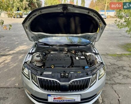 Серый Шкода Октавия, объемом двигателя 1.6 л и пробегом 210 тыс. км за 15990 $, фото 31 на Automoto.ua