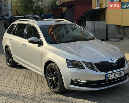 Серый Шкода Октавия, объемом двигателя 1.6 л и пробегом 214 тыс. км за 17000 $, фото 3 на Automoto.ua