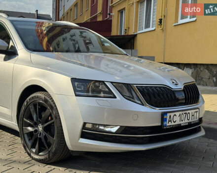 Серый Шкода Октавия, объемом двигателя 1.6 л и пробегом 214 тыс. км за 17000 $, фото 1 на Automoto.ua