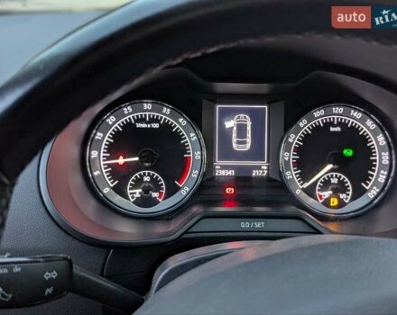 Серый Шкода Октавия, объемом двигателя 2 л и пробегом 238 тыс. км за 16299 $, фото 27 на Automoto.ua