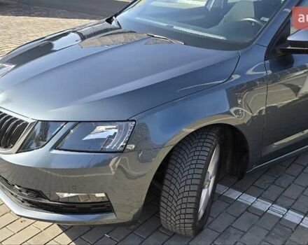 Шкода Октавия 2019 в Луцке на Automoto.ua Серый Шкода Октавия, объемом двигателя 1.97 л и пробегом 269 тыс. км за 15400 $, фото 3 на Automoto.ua