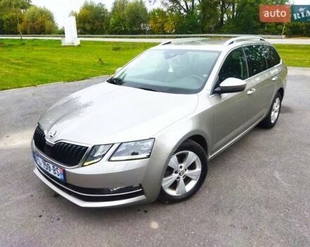 Серый Шкода Октавия, объемом двигателя 1.6 л и пробегом 212 тыс. км за 13500 $, фото 1 на Automoto.ua