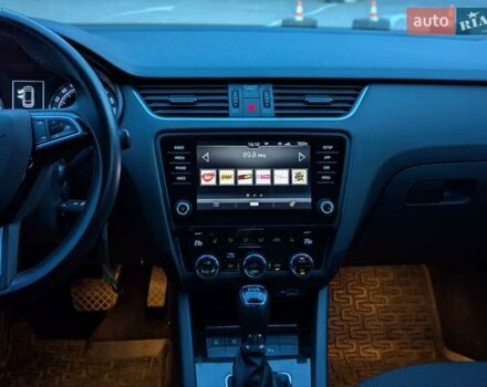 Серый Шкода Октавия, объемом двигателя 2 л и пробегом 238 тыс. км за 16299 $, фото 35 на Automoto.ua