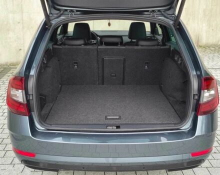 Сірий Шкода Октавія, об'ємом двигуна 2 л та пробігом 54 тис. км за 7500 $, фото 6 на Automoto.ua