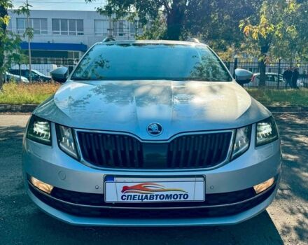 Серый Шкода Октавия, объемом двигателя 1.6 л и пробегом 210 тыс. км за 15990 $, фото 2 на Automoto.ua