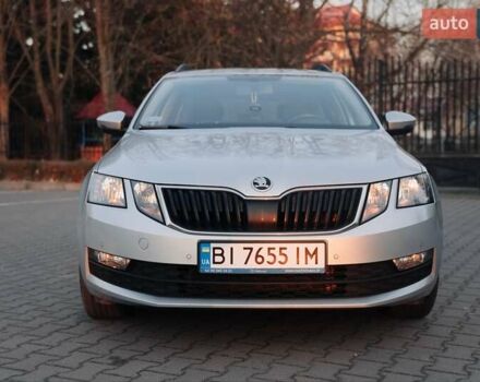 Шкода Октавия 2020 в Киеве на Automoto.ua Серый Шкода Октавия, объемом двигателя 1.97 л и пробегом 273 тыс. км за 15300 $, фото 1 на Automoto.ua