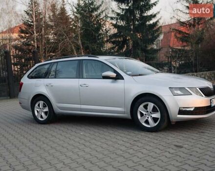 Шкода Октавия 2020 в Киеве на Automoto.ua Серый Шкода Октавия, объемом двигателя 1.97 л и пробегом 273 тыс. км за 15300 $, фото 9 на Automoto.ua