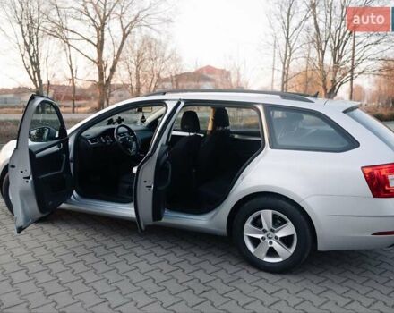 Шкода Октавия 2020 в Киеве на Automoto.ua Серый Шкода Октавия, объемом двигателя 1.97 л и пробегом 273 тыс. км за 15300 $, фото 19 на Automoto.ua