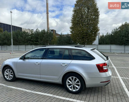 Серый Шкода Октавия, объемом двигателя 2 л и пробегом 185 тыс. км за 17500 $, фото 4 на Automoto.ua