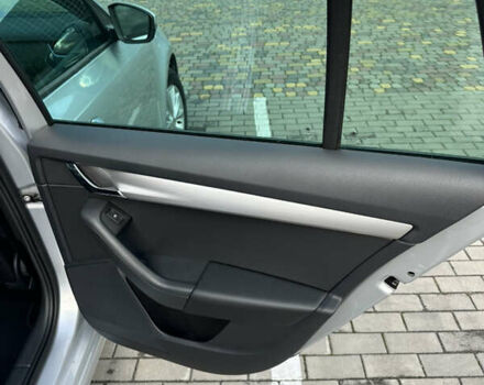 Серый Шкода Октавия, объемом двигателя 2 л и пробегом 185 тыс. км за 17500 $, фото 26 на Automoto.ua