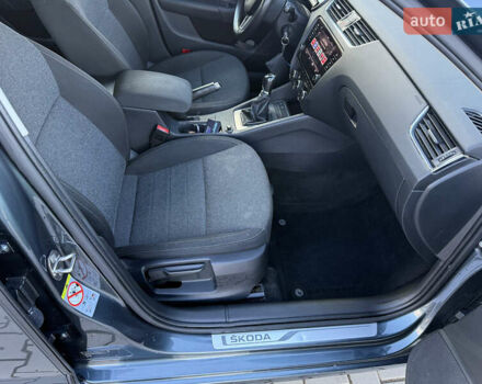 Серый Шкода Октавия, объемом двигателя 1.61 л и пробегом 230 тыс. км за 13900 $, фото 14 на Automoto.ua