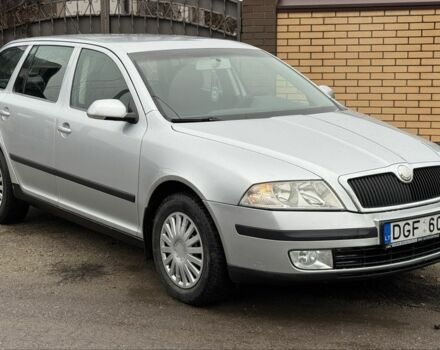 Сірий Шкода Октавія, об'ємом двигуна 2 л та пробігом 300 тис. км за 2999 $, фото 1 на Automoto.ua