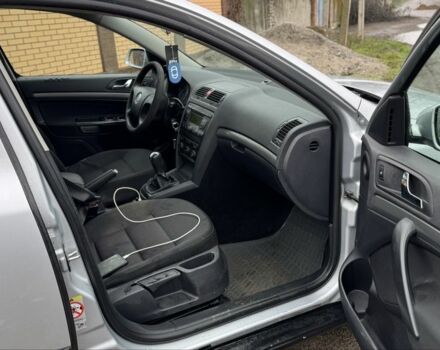 Сірий Шкода Октавія, об'ємом двигуна 2 л та пробігом 300 тис. км за 2999 $, фото 20 на Automoto.ua