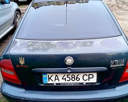 Серый Шкода Октавия, объемом двигателя 1.8 л и пробегом 261 тыс. км за 3300 $, фото 2 на Automoto.ua