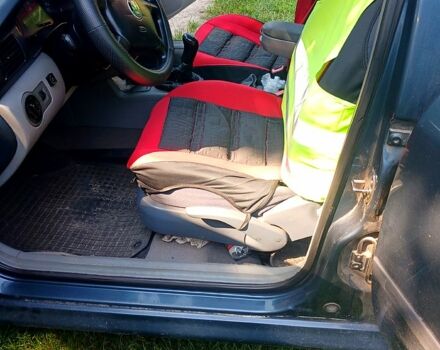 Серый Шкода Октавия, объемом двигателя 1.6 л и пробегом 289 тыс. км за 3500 $, фото 1 на Automoto.ua