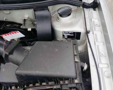 Серый Шкода Октавия, объемом двигателя 1.6 л и пробегом 211 тыс. км за 3250 $, фото 3 на Automoto.ua