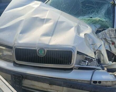 Сірий Шкода Октавія, об'ємом двигуна 1.6 л та пробігом 300 тис. км за 1300 $, фото 4 на Automoto.ua