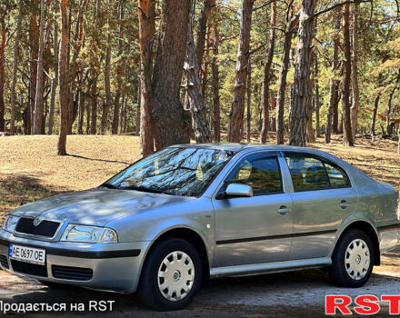 Сірий Шкода Октавія, об'ємом двигуна 2 л та пробігом 425 тис. км за 3750 $, фото 4 на Automoto.ua