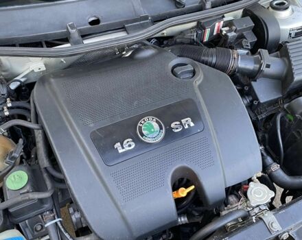 Серый Шкода Октавия, объемом двигателя 1.6 л и пробегом 401 тыс. км за 3900 $, фото 2 на Automoto.ua