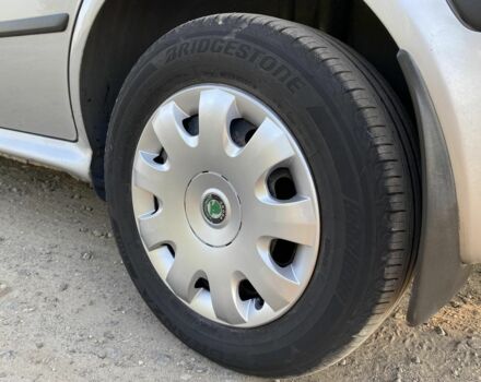 Серый Шкода Октавия, объемом двигателя 1.6 л и пробегом 401 тыс. км за 3900 $, фото 3 на Automoto.ua