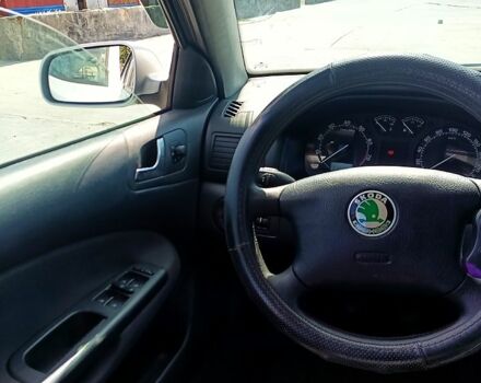 Серый Шкода Октавия, объемом двигателя 2 л и пробегом 320 тыс. км за 4800 $, фото 4 на Automoto.ua