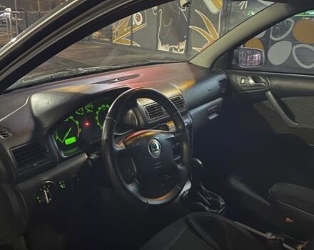 Серый Шкода Октавия, объемом двигателя 1.6 л и пробегом 300 тыс. км за 4600 $, фото 8 на Automoto.ua