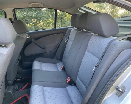 Серый Шкода Октавия, объемом двигателя 1.6 л и пробегом 401 тыс. км за 3900 $, фото 4 на Automoto.ua